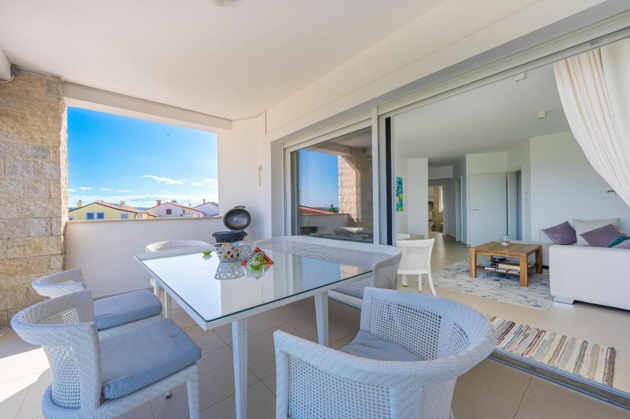 Апартаменты Dream Lounge With Sea View Пула Экстерьер фото